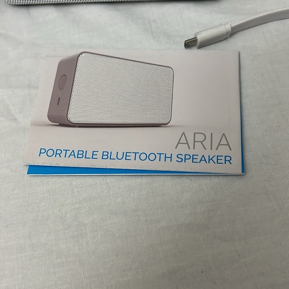 New in box Facebook Bluetooth Speaker - Picture 3 of 8